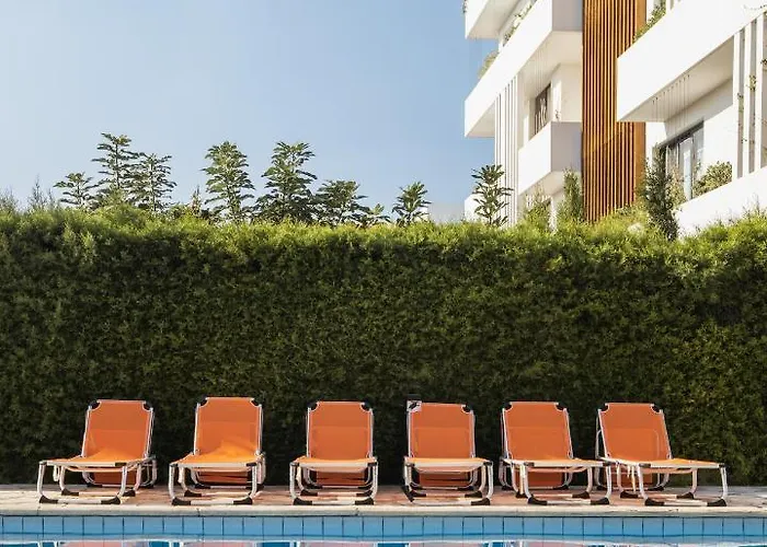 Alexis Apartments - Modern 2-Bedroom With Swimming Pool
