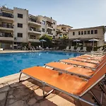 Alexis Apartments - Modern 2-Bedroom With Swimming Pool