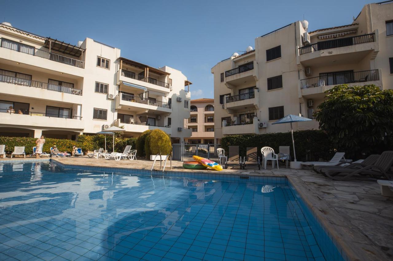 Alexis - Modern 2-bedroom With Swimming Pool Apartment