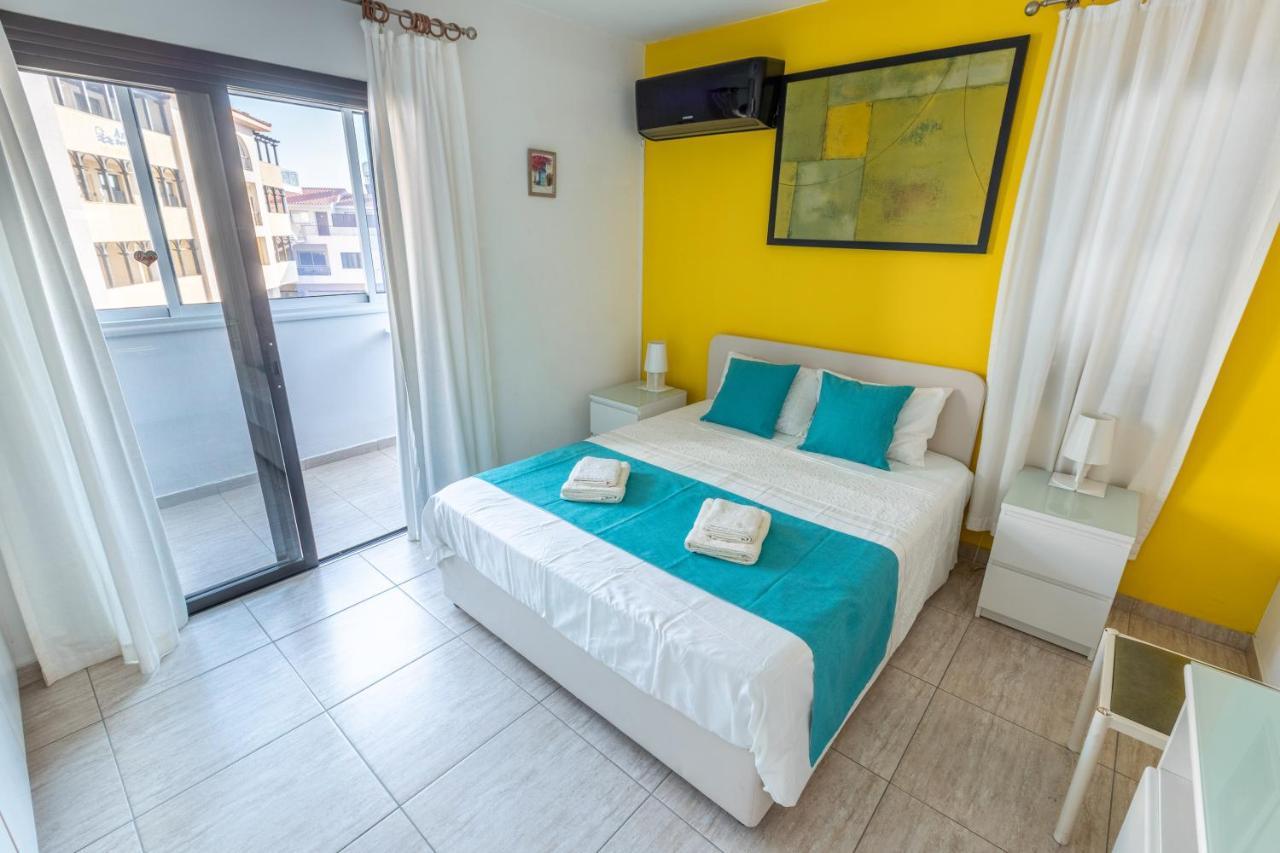 Alexis - Modern 2-bedroom With Swimming Pool
